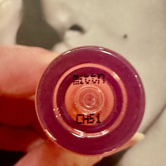 NEW TARTE Tartiest Lip Paint - Picture 4 of 7
